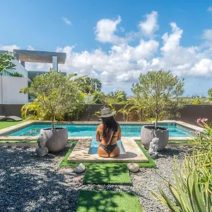 Pensión Y Solo Unique Private Walking Distance To The, Palm Beach